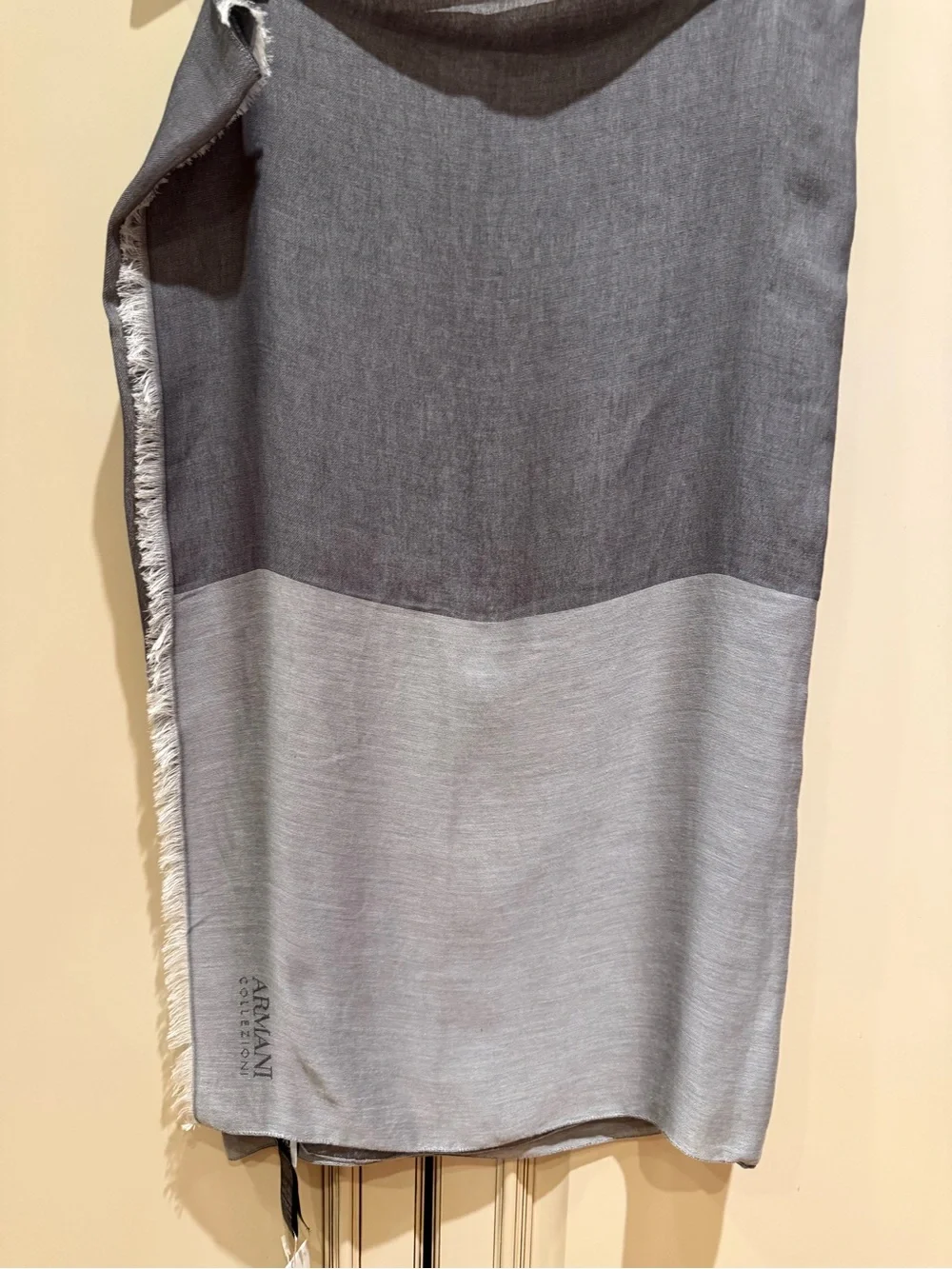 NWT Armani Collezioni NWT Gray Colorblock Scarf w/ Certificate